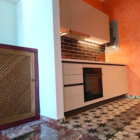 Stylish Artistic Flat With View, Three Min To Metro Atenas Exterior foto